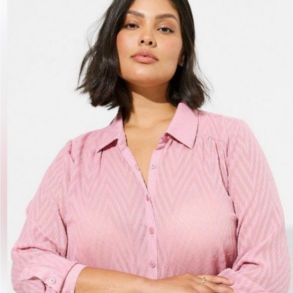 Semi sheer zig zag button up